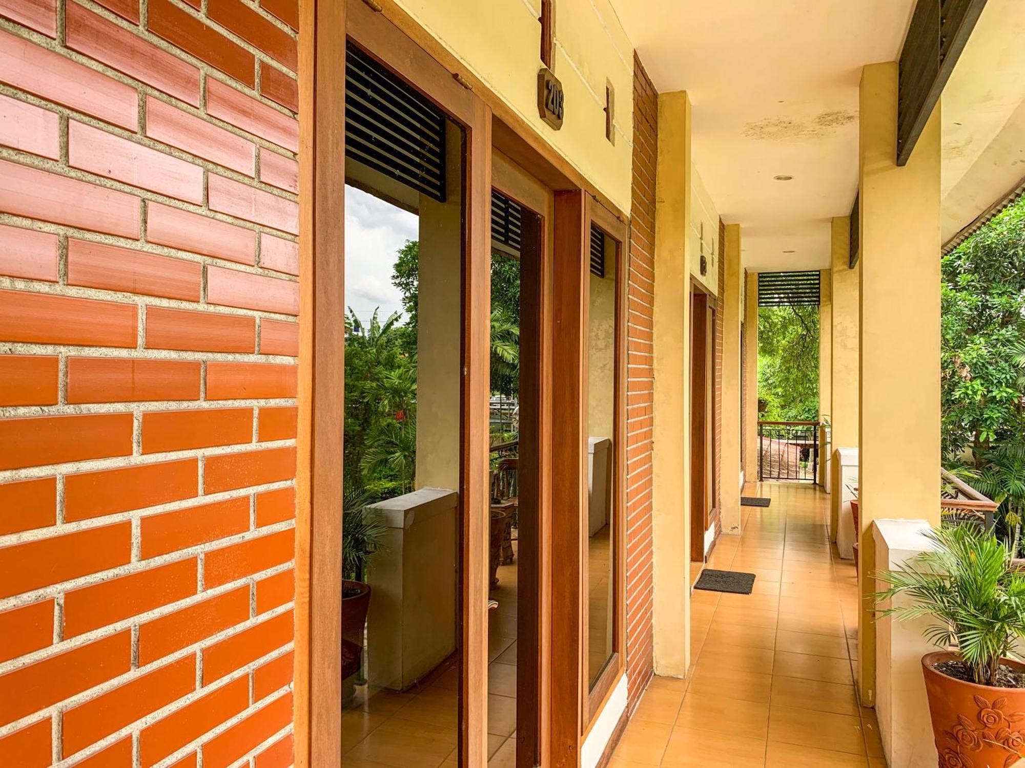 Urbanview Sasono Putro Condoongcatur By Reddoorz Kejayan Εξωτερικό φωτογραφία